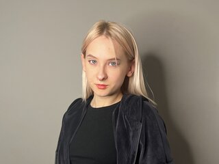 LauraCohen pics show webcam